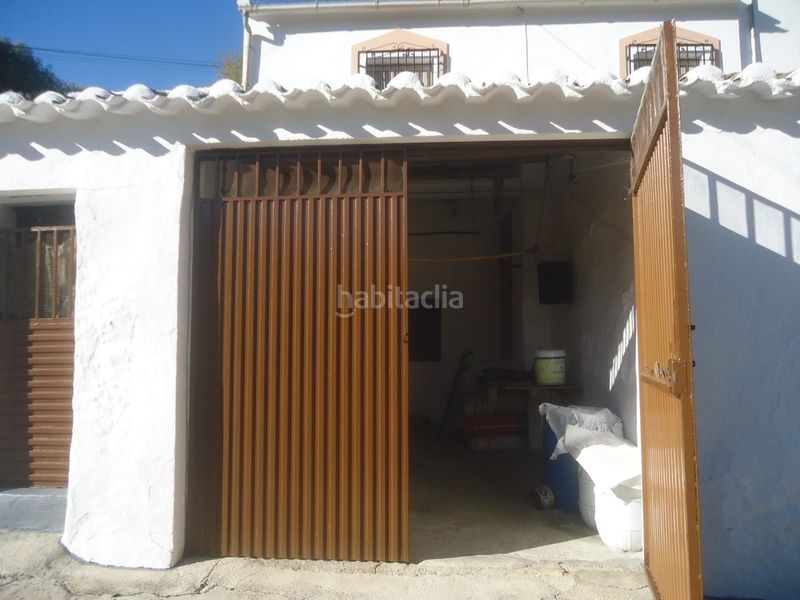 Foto c006dc61-2a8c-4223-9a08-78d45602fcf3. Masía en Iznájar