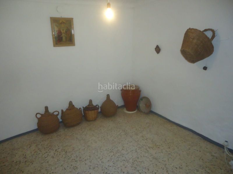 Foto c19be5cf-1a4d-4dcf-a416-e4032df16901. Masía en Iznájar