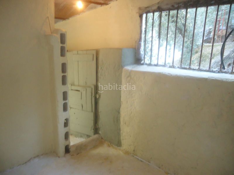 Foto df760f06-a1dd-4a08-9dd0-827dc06e2d43. Masía en Iznájar