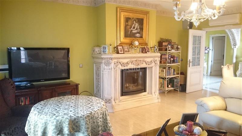 Foto 4a6ea5bd-d2e1-485e-a0c0-e55ae8484d2f. Chalet avec parking piscine dans Zona Centro Comercial Torrequebrada Benalmádena