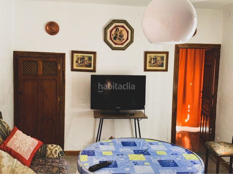 Foto 057af779-ca75-484e-9c22-266d1bc453a9. Casa adossada a Rute