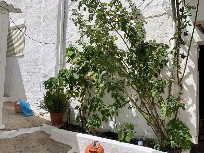 Foto 412be350-d096-466e-a271-d669baec2cd9. Casa adossada a Iznájar