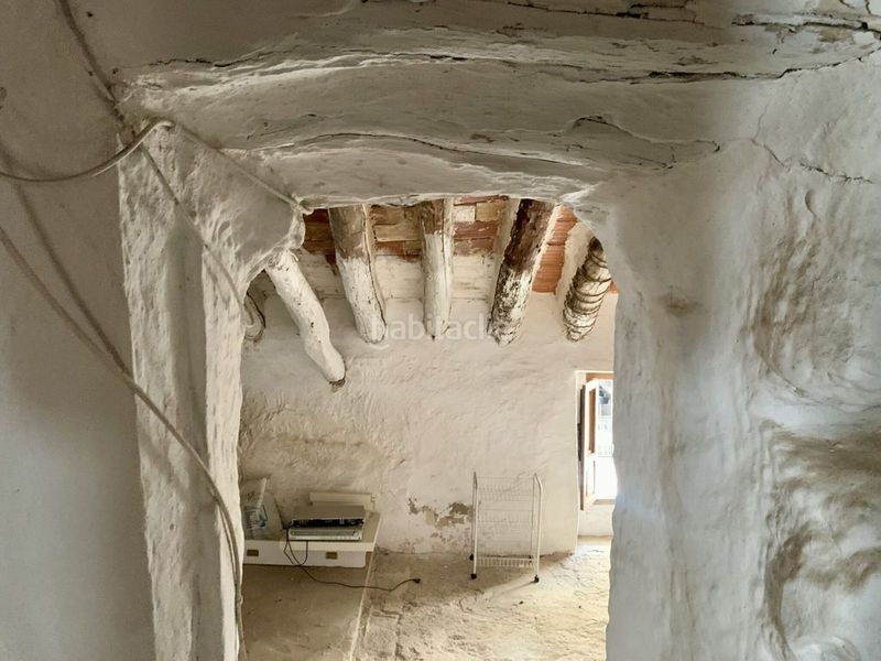 Foto f1d8f527-ed00-4a64-aacf-8d3e7af99941. Casa adossada a Iznájar