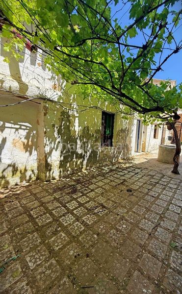 Foto f45818ea-b037-4523-8425-e2e2b1039857. Casa adossada a Alfarnate