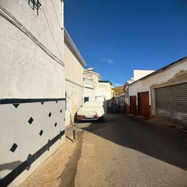 Foto 3bd1c7f8-7b63-4d4b-9bac-64d50077d36d. Casa adossada a Alameda