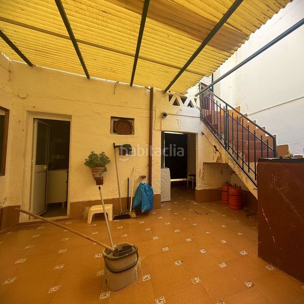 Foto 5c7c8066-84d3-4d81-9746-3143ada8abb3. Casa adossada a Alameda