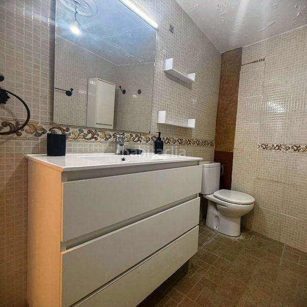 Foto efcd8463-637d-492f-b992-92fa52065f8d. Casa adossada a Alameda