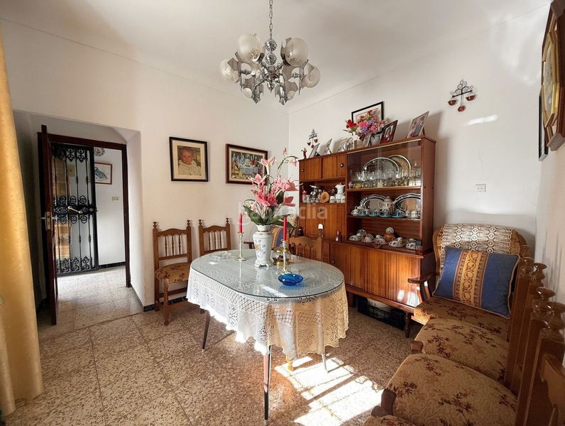 Foto a91fec95-bef9-4326-8413-e27a5fa0b860. Casa adosada en Iznájar