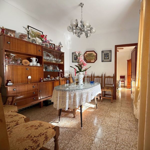 Foto fce5b6cb-5aef-4c5e-ad1a-2e085508cbfe. Casa adosada en Iznájar