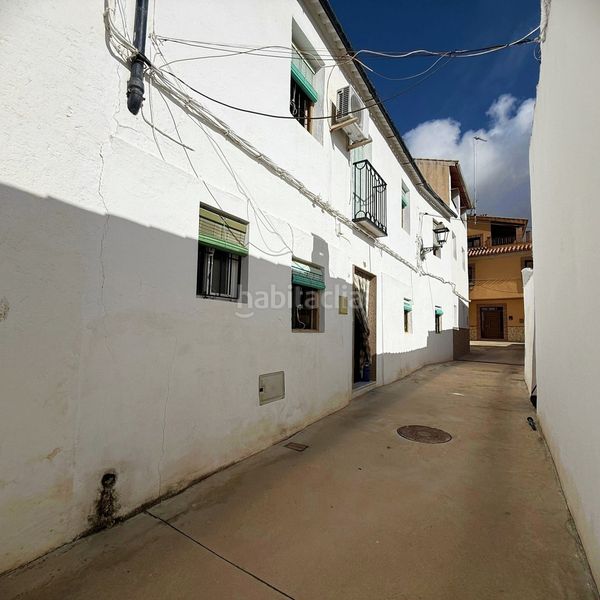 Foto 5a4be9bd-8229-41b1-8327-3a2a5c496437. Casa adossada amb aparcament a Iznájar