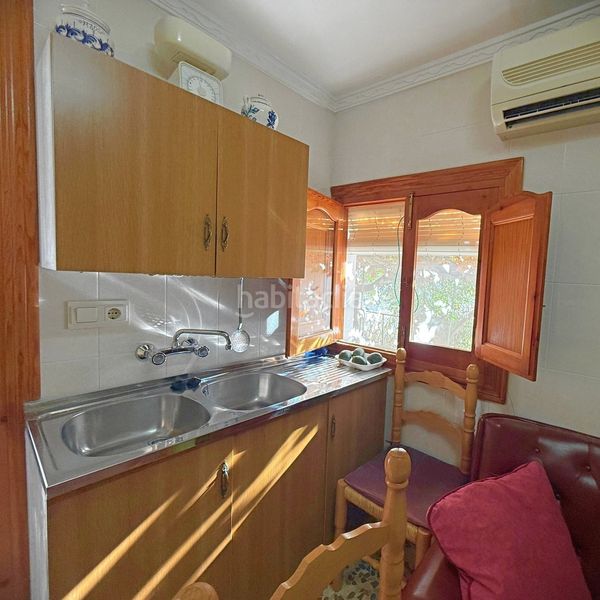 Foto a59d23f2-e249-4e59-8178-34f791e5f80a. Casa adossada amb aparcament a Iznájar