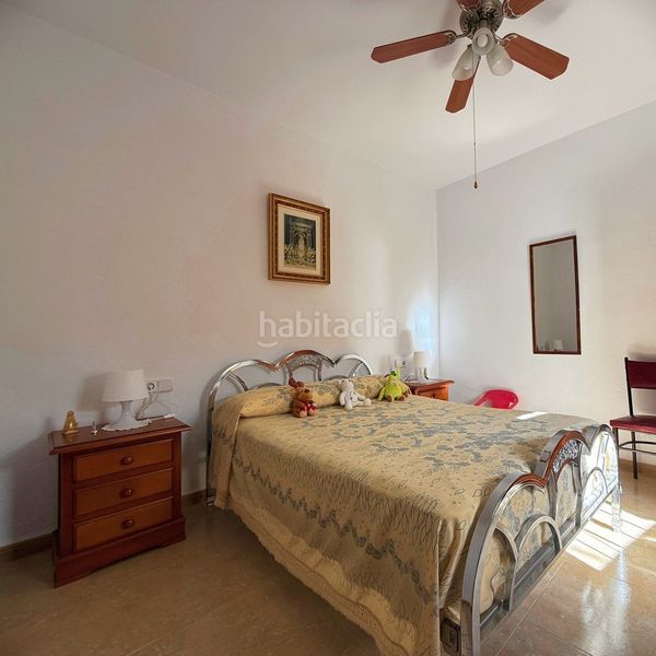 Foto bda980ef-225b-4982-9354-388da44ff193. Casa adossada amb aparcament a Iznájar
