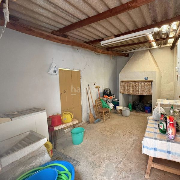 Foto bf6d7f5b-1e6b-45c1-b171-b08576bead01. Casa adossada amb aparcament a Iznájar