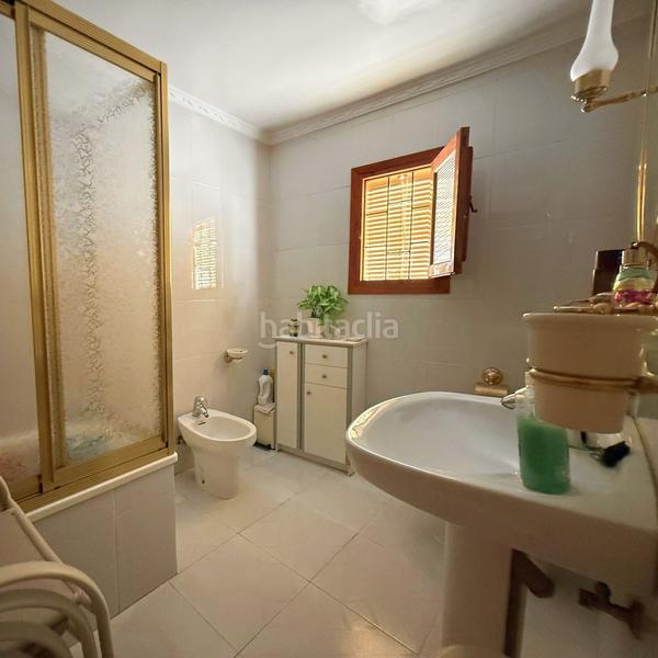 Foto fdedb325-c5a2-4e72-a918-7363695934a5. Semi detached house with parking in Iznájar