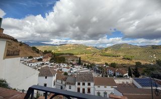 Casa adossada a Iznájar
