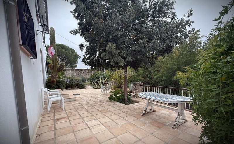 Foto b80ad723-23d5-4f8d-bab5-57583faca036. Xalet amb aparcament a Loja