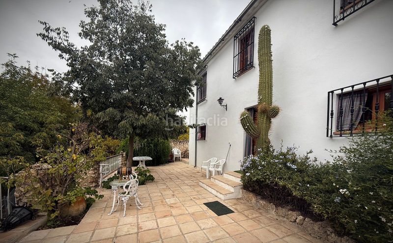 Foto c0b1f3d2-ab7b-4875-86b4-eb3c4a86f29c. Xalet amb aparcament a Loja