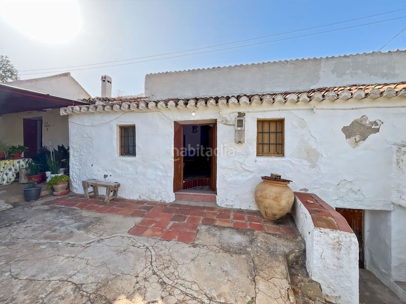 Foto ebaf98e5-4327-46bc-bc9c-9382c21e25f1. Masia a Comares