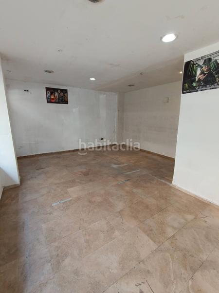 Foto 8503b81f-e2f0-4500-8ac4-bc4141170af0. Alquiler local comercial  en esquina calle calatrava con calle del lirio en Ciudad Real