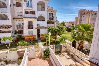 Erdgeschoss in Nueva Torrevieja. Chalet en torrevieja