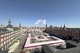 Attique en Sol. Un tico dplex en la plaza mayor, nico en su especie. no hay o