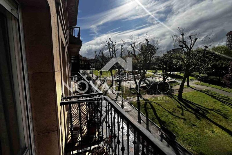Foto e106f892-0d5d-4683-a3e8-985f27917303. Pis amb calefacció aparcament a Centro Avilés