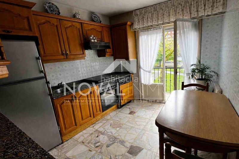 Foto e43efb37-d2c3-499d-89b1-9479e99f42c5. Pis amb calefacció aparcament a Centro Avilés