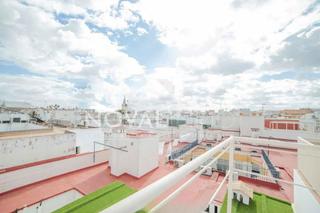 Dúplex  Alfaqueque. Ático en el centro de sevilla con terraza, solárium privado y vi Dúplex  Alfaqueque. Ático en el centro de sevilla con terraza, solárium privado y vi