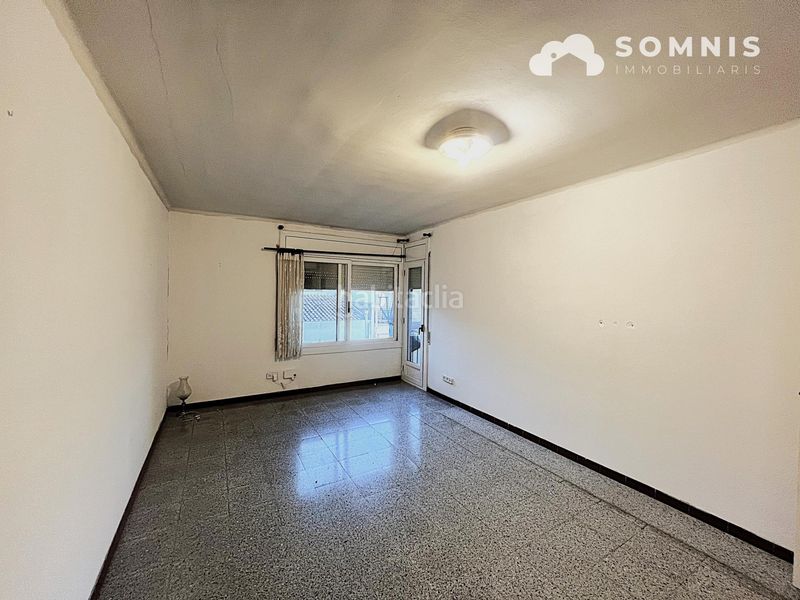 Foto fc5fae64-1058-44dd-a044-9ef011184419. Piso  céntrico con gran potencial en Ca n'Aurell Terrassa