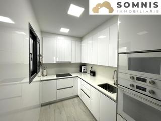 Casa adossada a Poble Nou. Con encanto y diseño actual