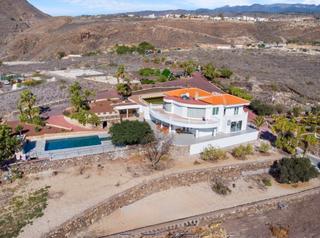 Maison  N/a. Vivir con vistas al océano: finca reformada con piscina y jardín