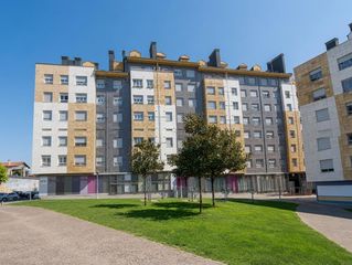Etagenwohnung in Calle picu urriellu 6. Estrena vivienda  en el berrón! 2 dormitorios y 2 baños  garaje