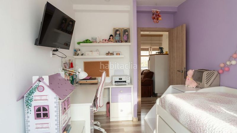 Foto c00944eb-5275-40a6-95e2-beb034b934a8. Etagenwohnung in calle miguel de cervantes 2 in Santa Marina - Polígono Mieres