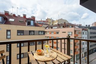 Appartamento  Calle de cienfuegos 7. Piso reformado con terraza en calle cienfuegos  última planta ex