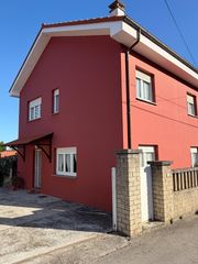 Xalet  Barrio del villar. Casa en muros de nalon reconstruida