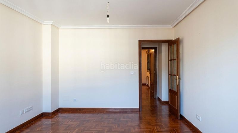 Foto a350f953-54ca-4c87-8743-50bbd9dd7a5d. Lloguer pis amb calefacció aparcament a Salesas - Foncalada - Campoamor Oviedo