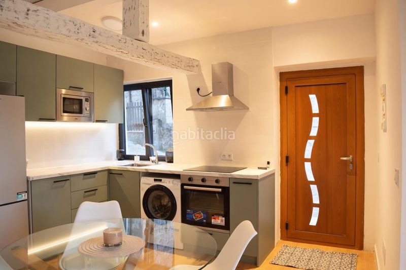 Foto cb7deb97-b5da-4888-95d9-f640883cb6f4. Casa amb calefacció a Parres