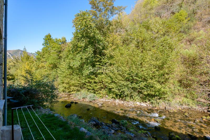 Foto 44217325-0b97-43f8-9c39-fb774a227992. Casa  independiente con licencia vacacional en Somiedo