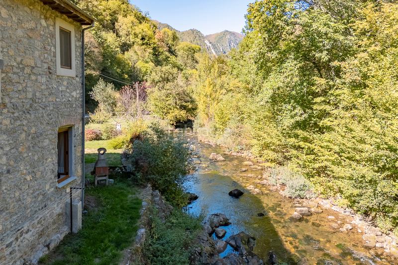 Foto 54b88938-ed2d-4fec-9b53-185432bfa7e3. Casa  independiente con licencia vacacional en Somiedo