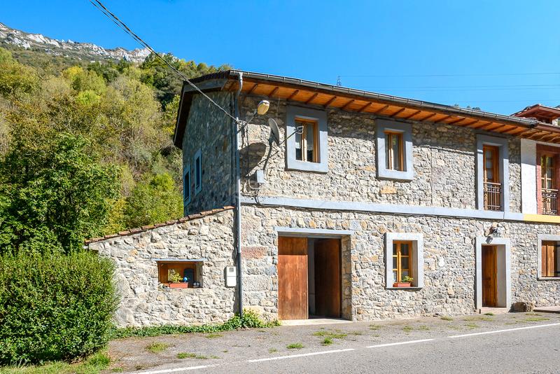 Foto 799ad5ef-4f2c-4516-9eb3-829b2d5b3c2c. Casa  independiente con licencia vacacional en Somiedo