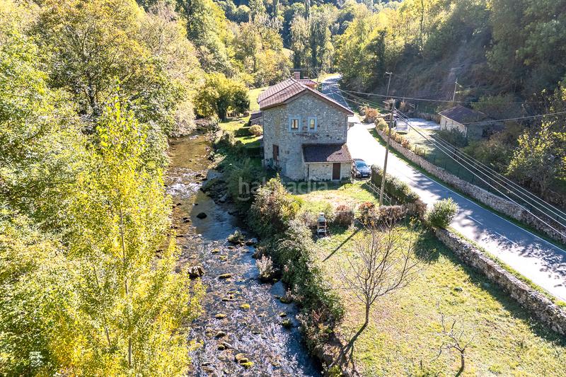 Foto 86e4df36-41a6-4267-b2d3-f8fc988db72f. Casa  independiente con licencia vacacional en Somiedo