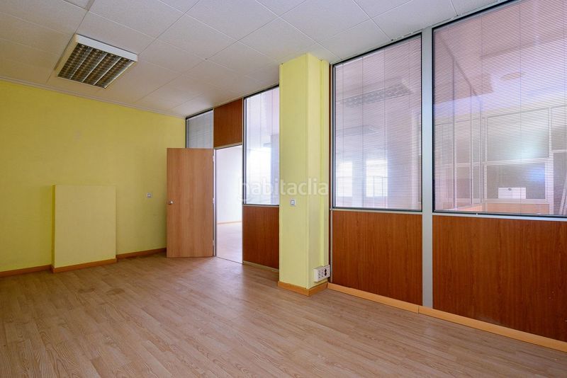 Foto a4cb597f-724e-44b0-bcea-688ff38b3e46. Local comercial a calle de echegaray 9 a Llano Gijón