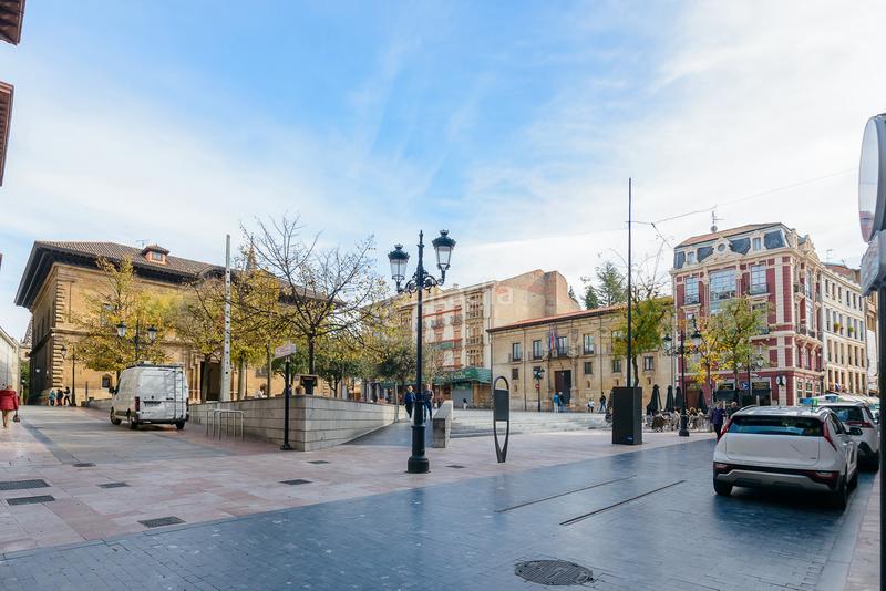 Foto 84167310-db7a-425b-832b-effc51c5432a. Appartamento in calle mendizábal 4 in Casco Histórico Oviedo