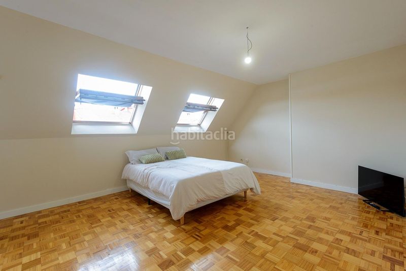 Foto 86eeed3f-8943-40b3-ab3b-64bb5b3c5d77. Àtic a calle valeriano leon 10 a la pola Siero Siero