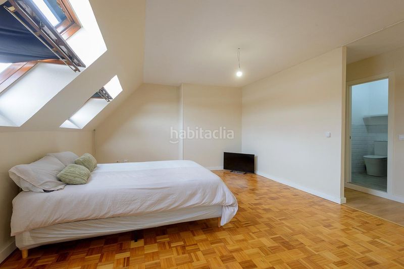 Foto a4b57a0e-0134-4b31-bd19-625b4ea9fd57. Àtic a calle valeriano leon 10 a la pola Siero Siero