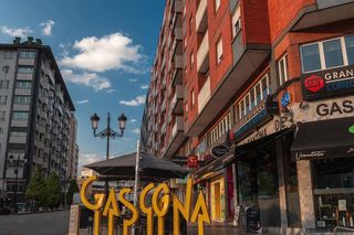 Appartamento  Alcalde g.conde. Piso quinto con vistas a montaña en gascona  oviedo  3 hab. para