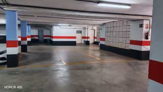 Aparcament cotxe a Avenida juan carlos i 0. Plaza de garaje situada en edificio de la avenida juan carlos i