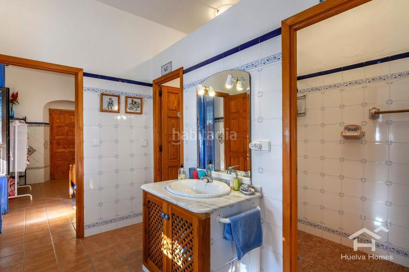 Foto 1104e5f6-fbec-45a4-b201-91cb95d93332. Chalet en calle calle arrecife 2 en Ayamonte ciudad Ayamonte