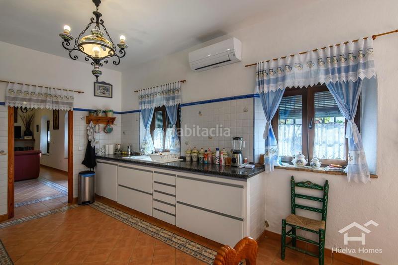 Foto 32975d2a-dfc9-4452-8771-ed396aa59ab0. Chalet en calle calle arrecife 2 en Ayamonte ciudad Ayamonte