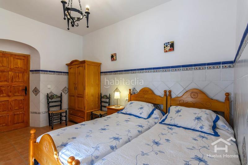 Foto 8c602a30-665b-4f40-91cb-2a577f15944d. Chalet en calle calle arrecife 2 en Ayamonte ciudad Ayamonte